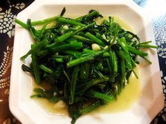 -临江餐馆二楼美食部落