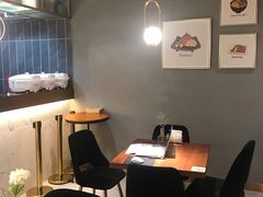 -POKEE VIA&Brunch·维娅(重庆来福士店)