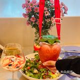 草莓女孩无法拒绝的巨型草莓杯🍓敲可爱