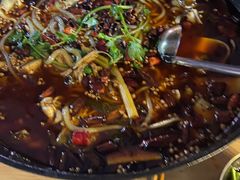 -鸿顺老铁锅美蛙鱼府(解放碑店)