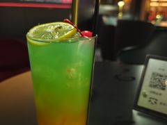 -Mx.cocktail bar