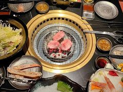 -山川小町·极番烧肉(新地假日广场店)