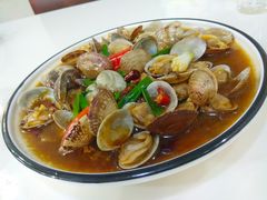 葱姜炒花蛤-鑫悦楼煎蟹·16年海鲜大排档
