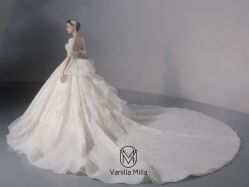点击看大图 -Renee芮亦婚纱