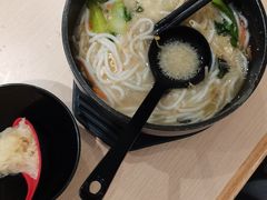 -灵芝妹子海鲜米线(劳动公园店)