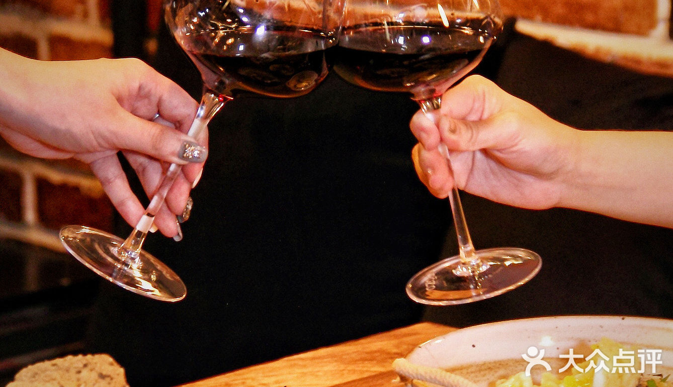 🍴魔都探店｜多碰杯🥂常见面 愿我们热烈且自由💝