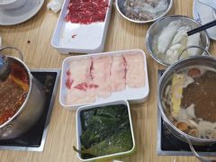 -杨老板·海鲜集市火锅·鲜切牛肉(中防万宝店)