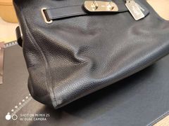 -爱革·洗衣改衣·洗鞋修鞋·洗包修包·奢侈品护理(宝地广场店)