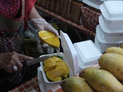 -芒果糯米饭摊子