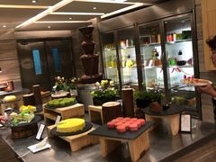 自助取餐区-北京王府井希尔顿酒店·万斯阁西餐厅