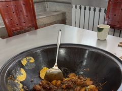 -粘豆包柴火铁锅炖