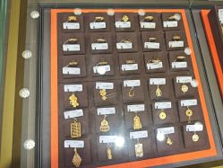 -周生生Chow Sang Sang(新世界店)