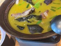 -帅巴人舅母子腊蹄民俗村