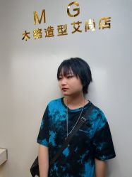 -FRIDAY星期五专业美发沙龙