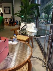 -PE SALON