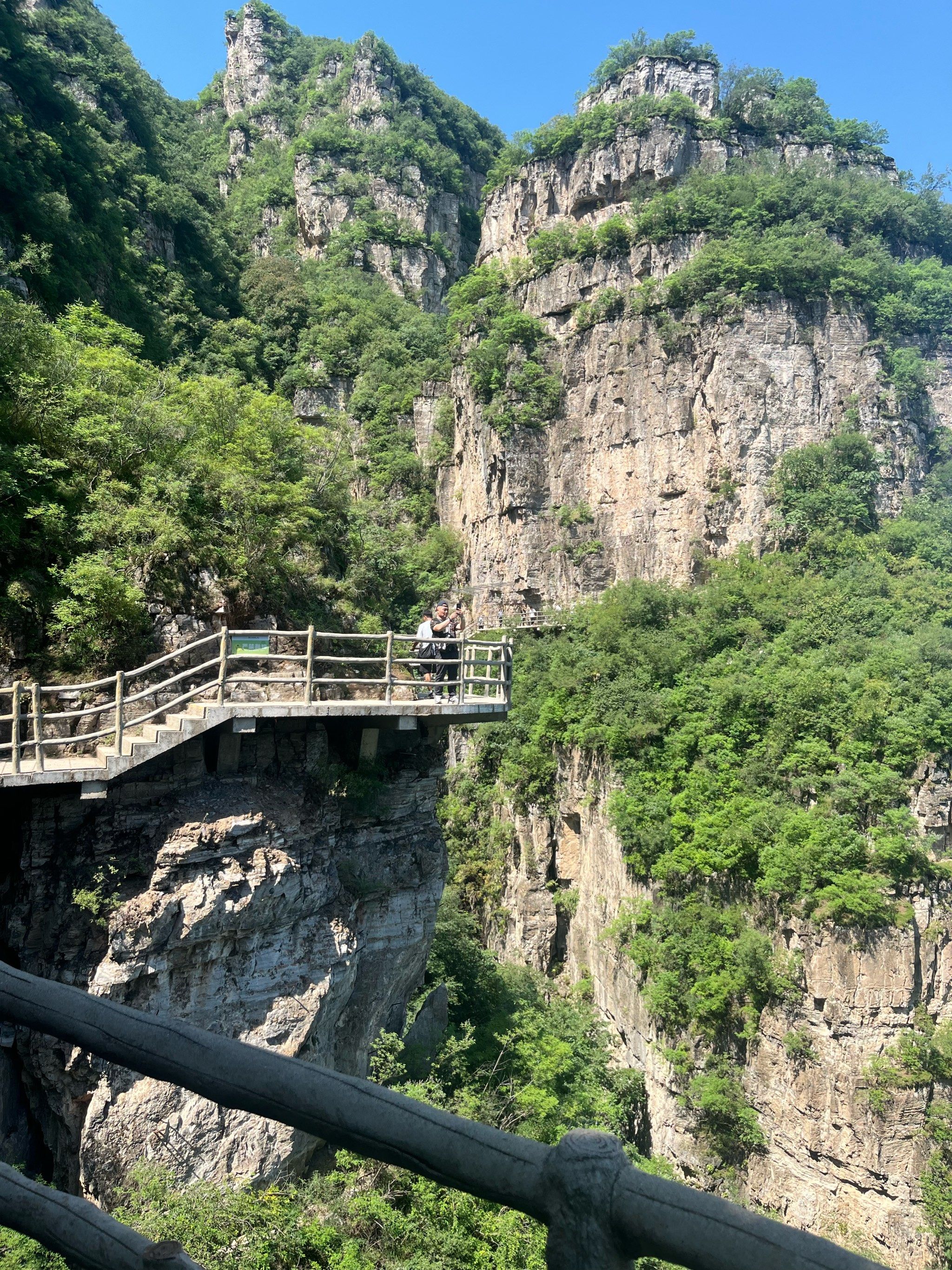 湖因靠近古代易水而得名,易水是中国古代著名的河流之一,与许多历史