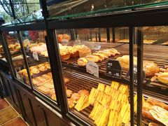 面包甜点陈列柜-红跑车蛋糕世界(清江路店)