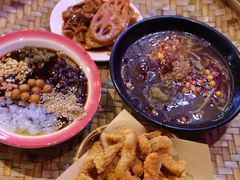 -爆炸头阿姨小四川正宗川味小吃(无任何分店)