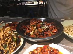 -巴厘龙虾·榜首油焖大虾(音乐学院·沿江酒馆店)