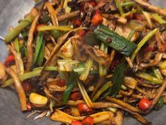 -路边边.炒菜烧烤.音乐餐厅(良乡长虹店)