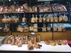 面包甜点陈列柜-面包新语(上地华联店)