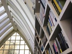 -钟书阁(松江泰晤士小镇店)