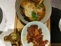-百春原湖南牛肉粉(百联世纪店)