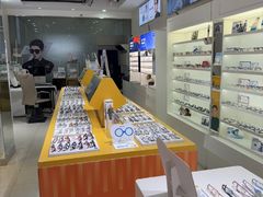 -诺柯视眼镜-蔡司依视路官方工厂店(淞南一店)