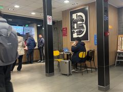 -麦当劳(上海虹桥站30B检票口楼上)