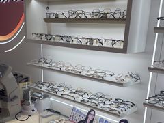 -美式眼镜·授权蔡司.依视路.尼康.豪雅.明月(南翔印象城店)