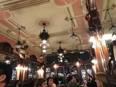 -Majestic Café