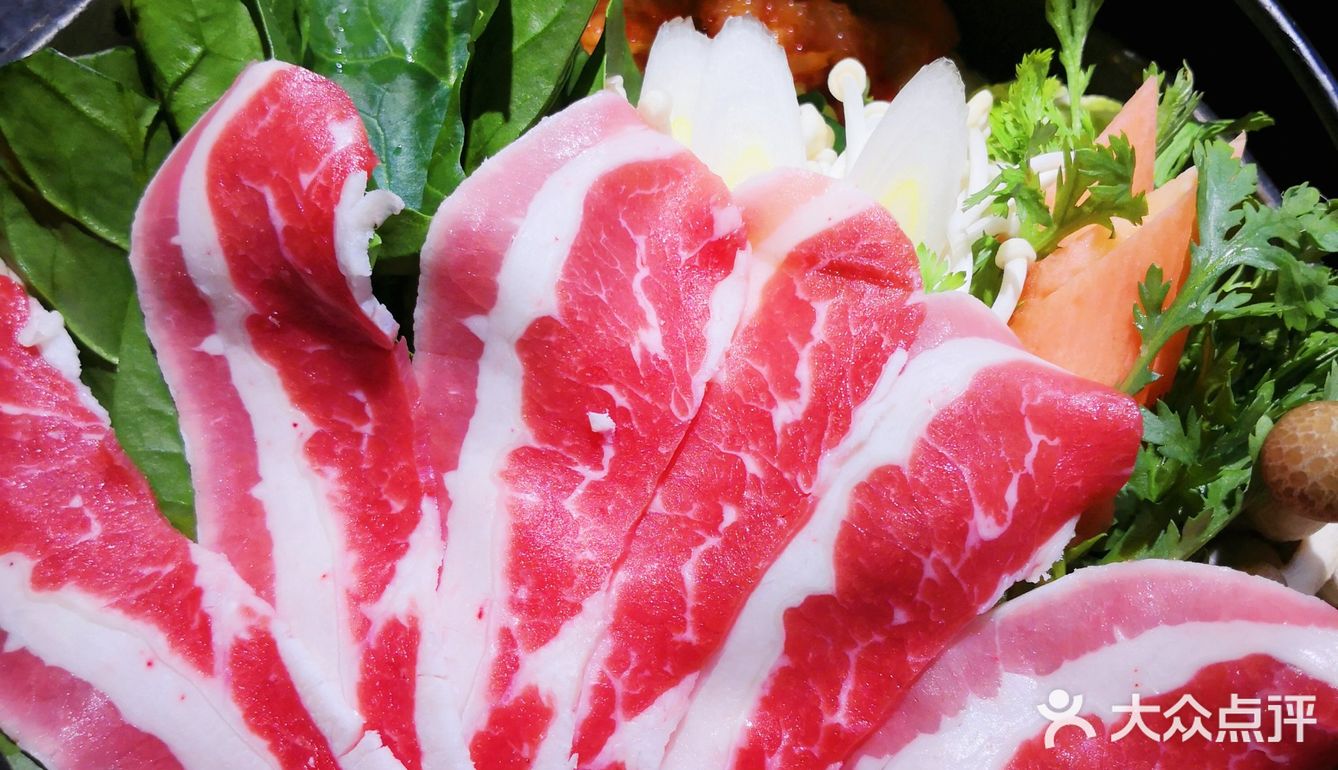 氛围感超强的日式炭火烤肉[调皮]就差这一顿了[礼花]