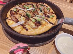 果木香风味烤鸭比萨-必胜客(百联又一城店)
