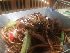 干锅香煸茶树菇-弄堂里(西溪龙湖天街店)