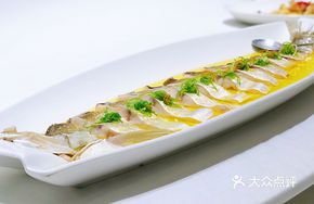 Chicken Oil and Shaoxing Wine Steamed Large White Fish