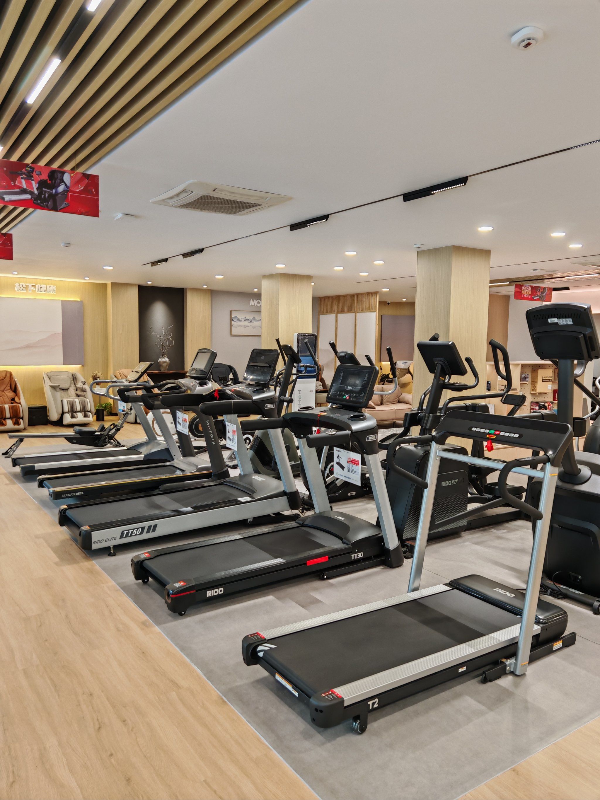 亚健康打工人最后的倔强!深圳健身器材专卖店