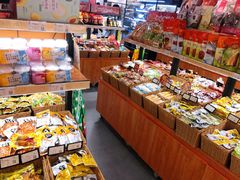 零售区-来伊份(前进西路万象汇店)