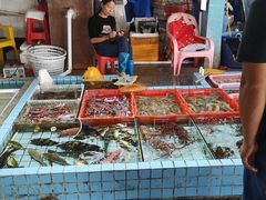-霞涌市场海鲜摆卖区