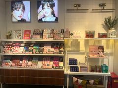-4iNLOOK美瞳店(上海日月光中岛店)