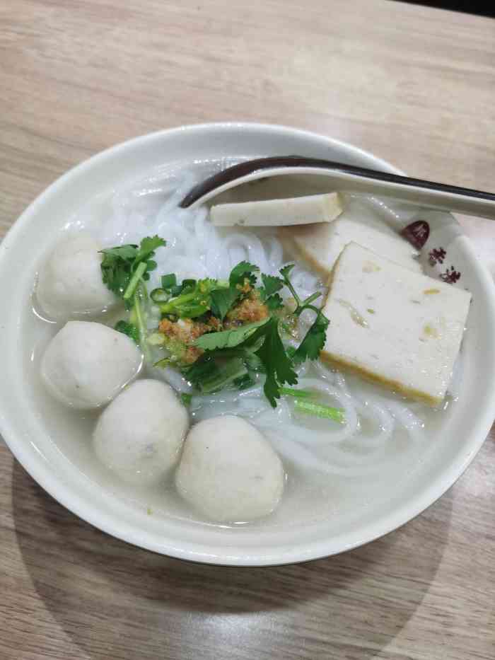 邦仔记香港仔鱼蛋粉-"第一次朋友带来吃的,点了四宝河粉,炸鱼片.