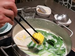 -捞王锅物料理(上海世茂广场店)