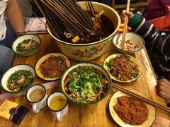 -拈签一笑黄牛肉辣卤串串