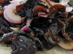 圆葱拌木耳-宋记便宜坊(二七店)