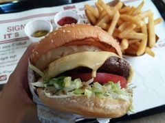 -The Habit Burger Grill 哈比特汉堡(复兴soho店)
