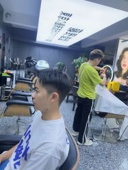 -藤野造型专业烫染接发