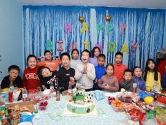 -嘿哟动霸CHUA·新潮玩运动娱乐中心·蹦床滑冰团建乐园