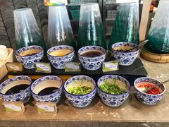 自助调料区-凤凰岛度假酒店-海鲜自助餐厅