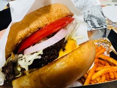 -TRIPS BURGER(大钟寺店)