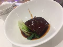 东坡肉-国际青年会议酒店-苏莱斯餐厅