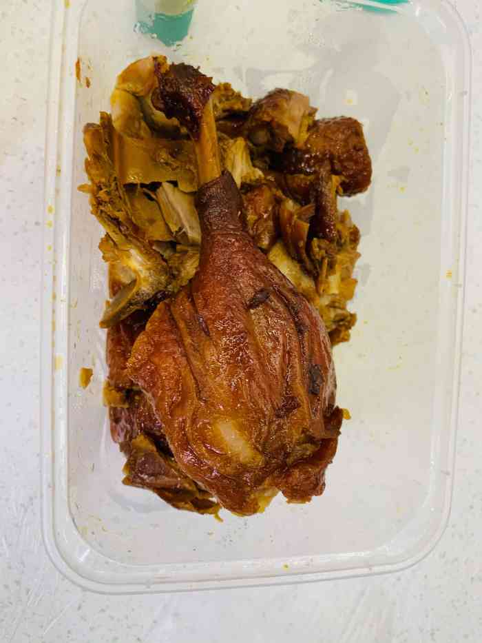 老酒鬼卤味(蜂巢山路店)-"这家卤料的鸡爪,鸭爪等辅料都比较干,但更.